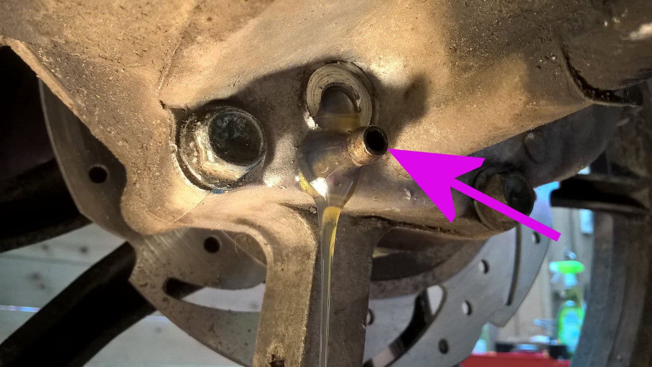 eindaandrijving olieaftap_1280x722 met pijl