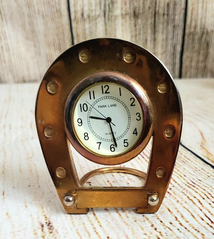clock-hoseshoe.jpg