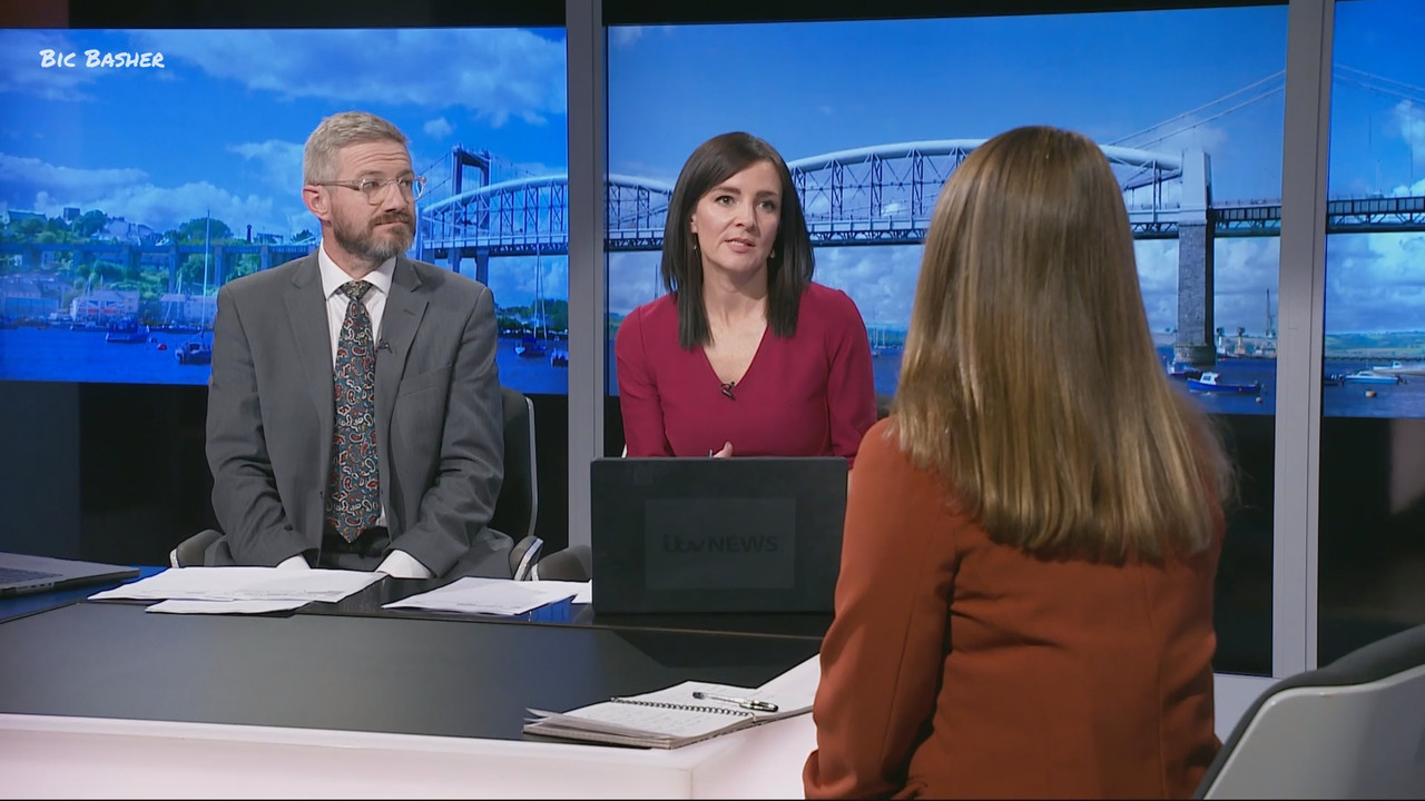 09.23 - 18.00.00 - ITV News West Country. Breaking news and current s....ts_snapshot_12.50.830