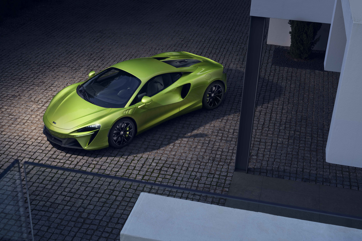 12903-McLarenArtura