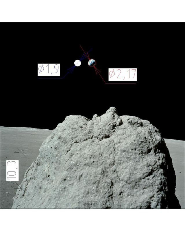 ''A17_Earth_over_Boulder м