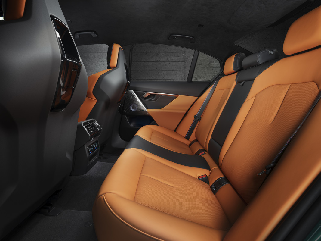 P90557441_highRes_the-all-new-bmw-m5-0