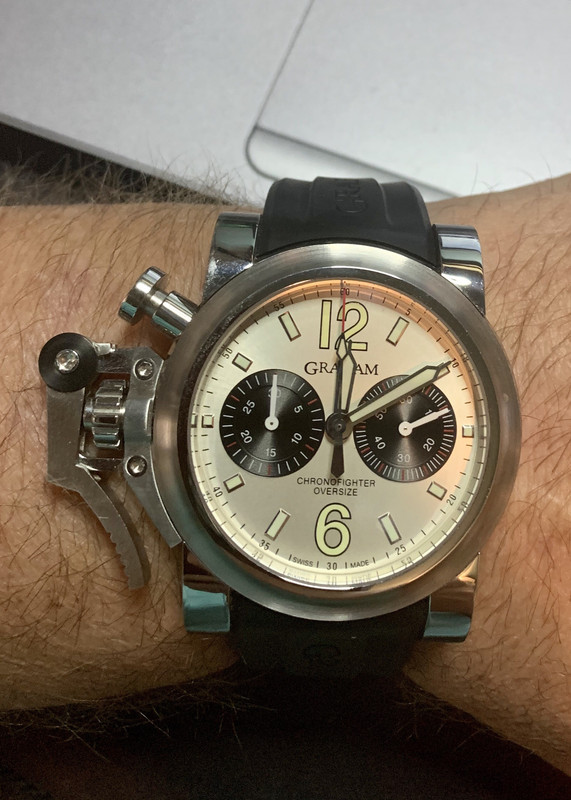 E4F029FB-0EFD-403D-904C-8305C618E4B2