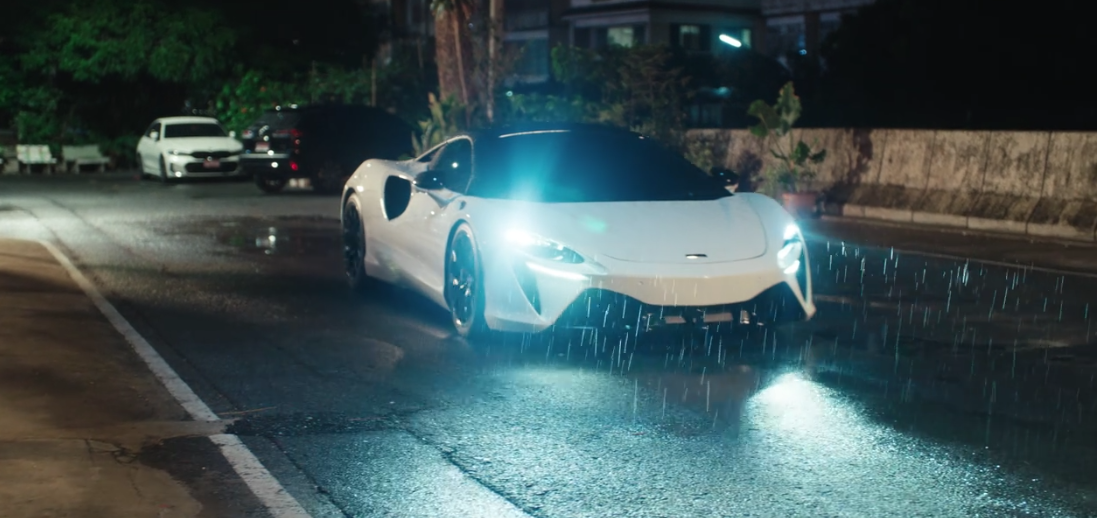 I am not a fan of sports cars, but this looked awesome.