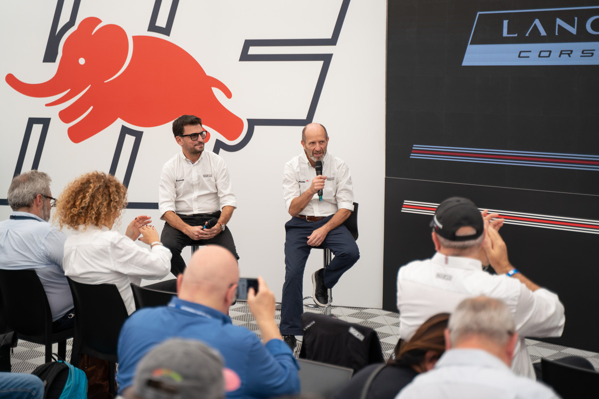 press conference (2)