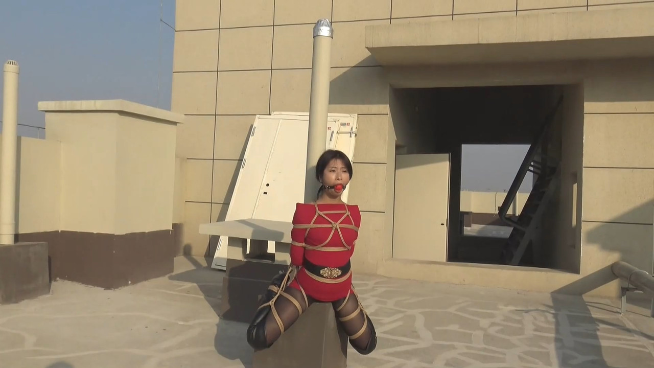 胜景影视 楼顶上的紧缚风采.mp4_20231201_185051.344