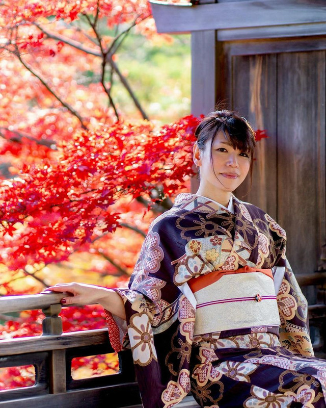 asian660swim.65K_Heian Shrine autumn leaves