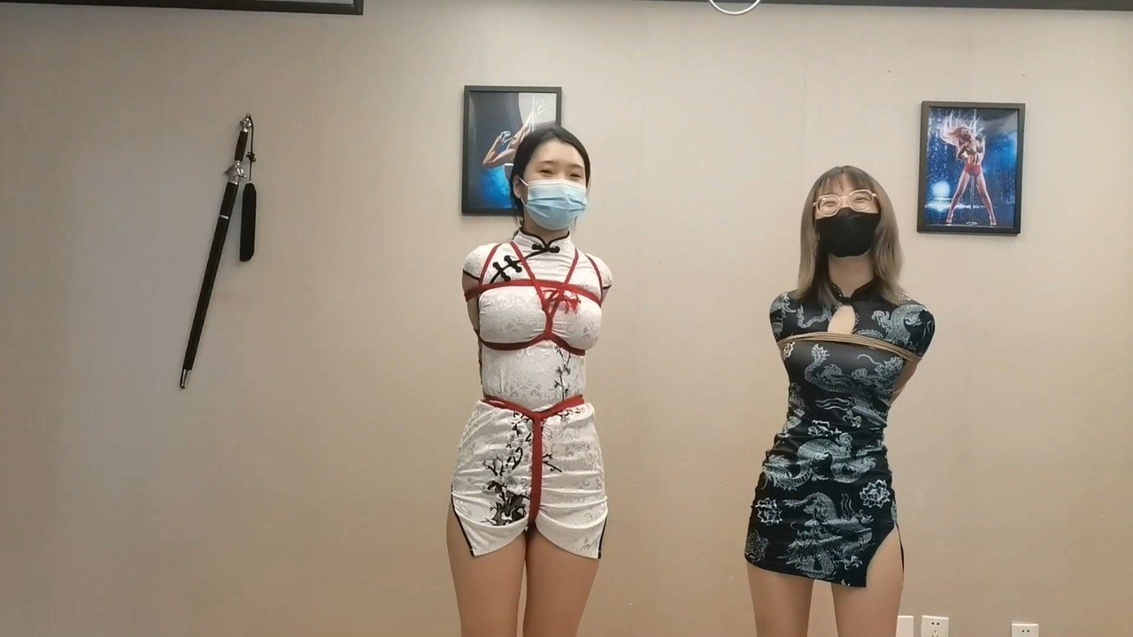 一绳所爱 喵喵思琪极限捆绑口球聊天.mp4_20220703_130500.779