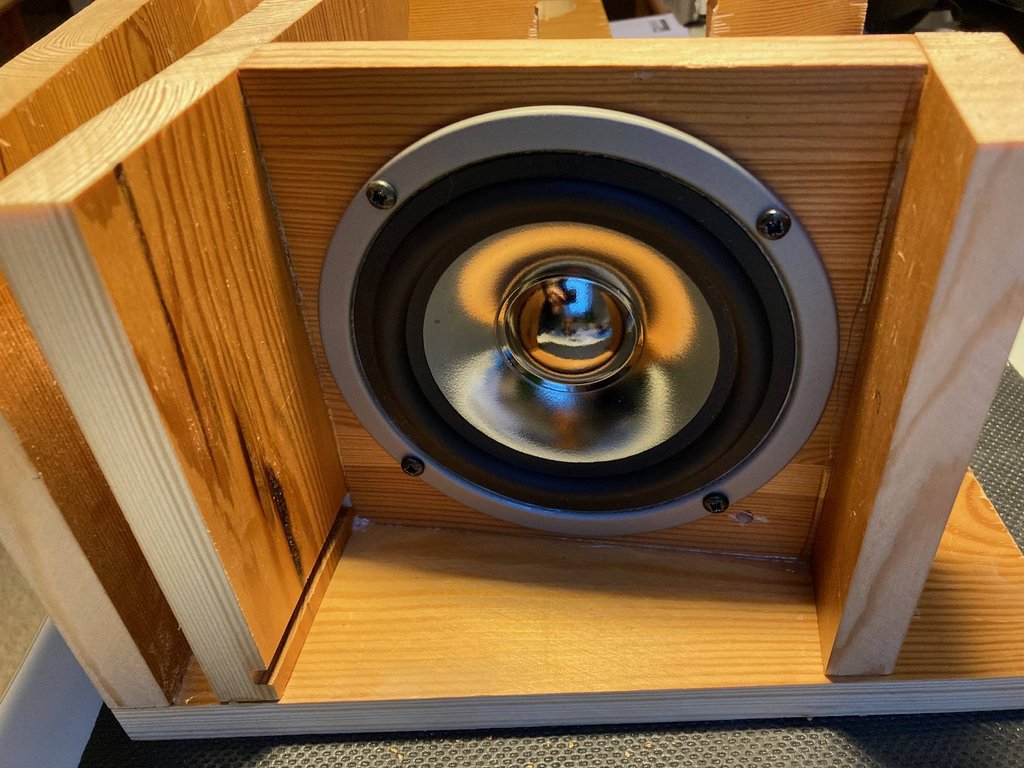 [Bild: chassis-innen3.jpg]
