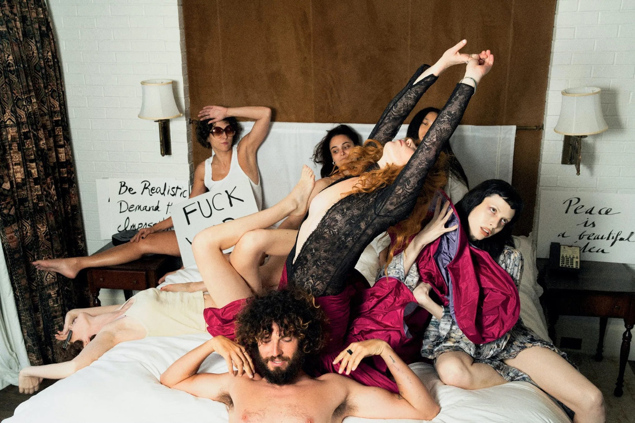 Natasha Lyonne Topless Purple Fashion534
