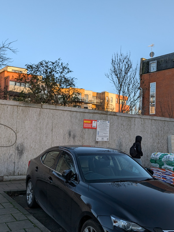 PXL 20251219 145522377