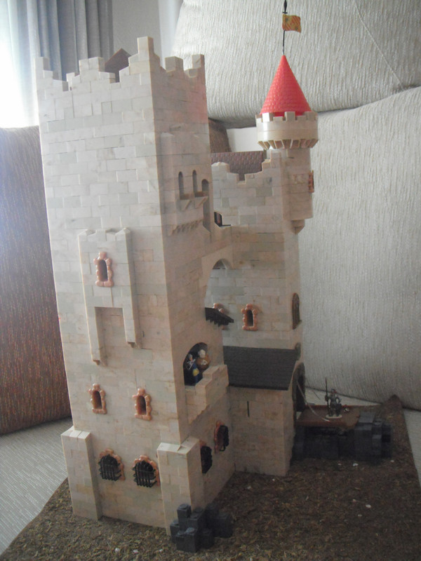 Castillo del Dragón - Vista lateral izquierda 4