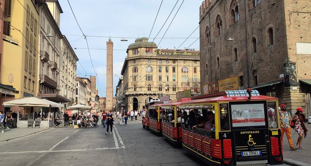 Bolonia: San Petronio, Neptuno de Giambologna etc - Milán-Bolonia-Rávena-Milán en Junio 2023 (91)