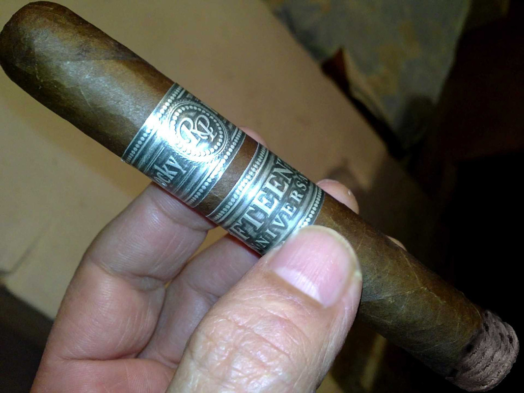 rocky-patel-15th-anniversary-robusto