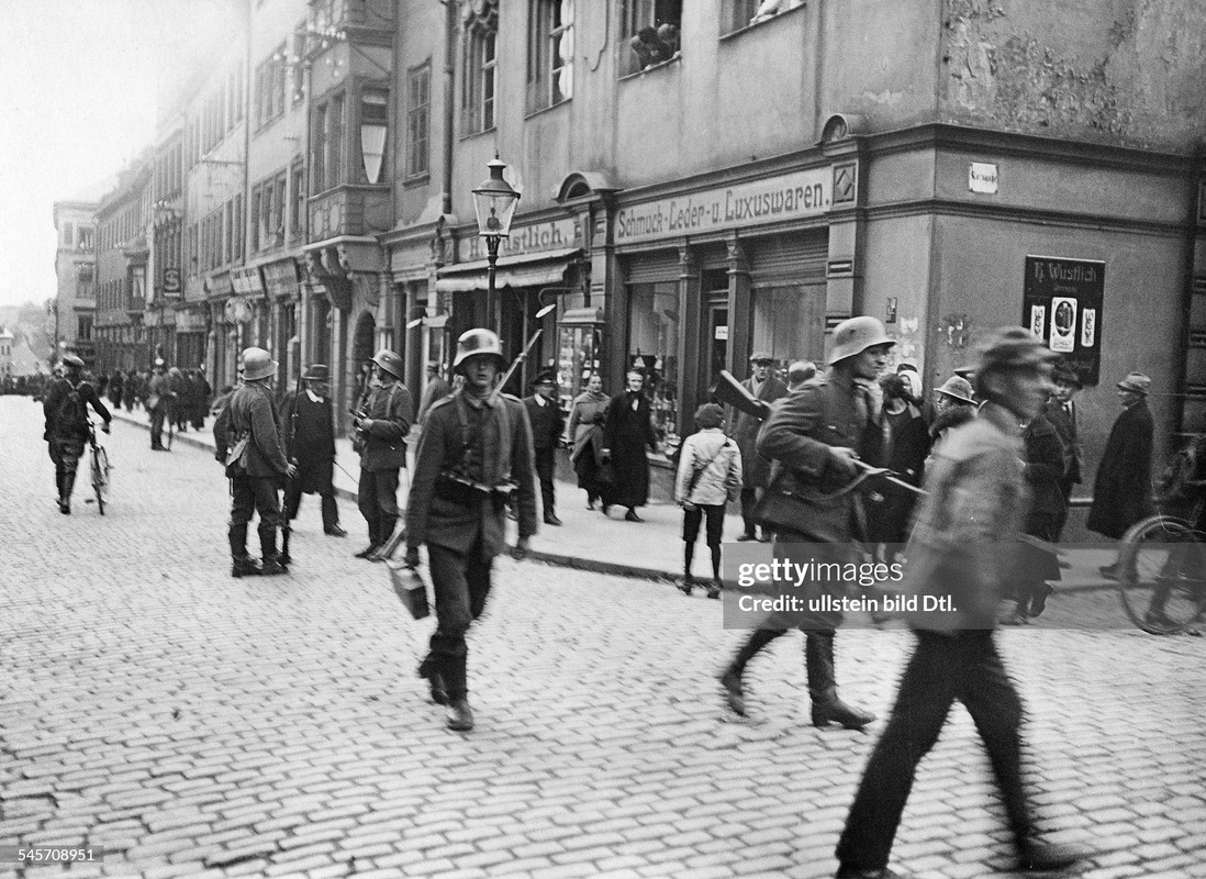 october-10th-1923-freiberg-saxony-occupied-by-the-reichswehr-v0-ayo5r3n4vctb1