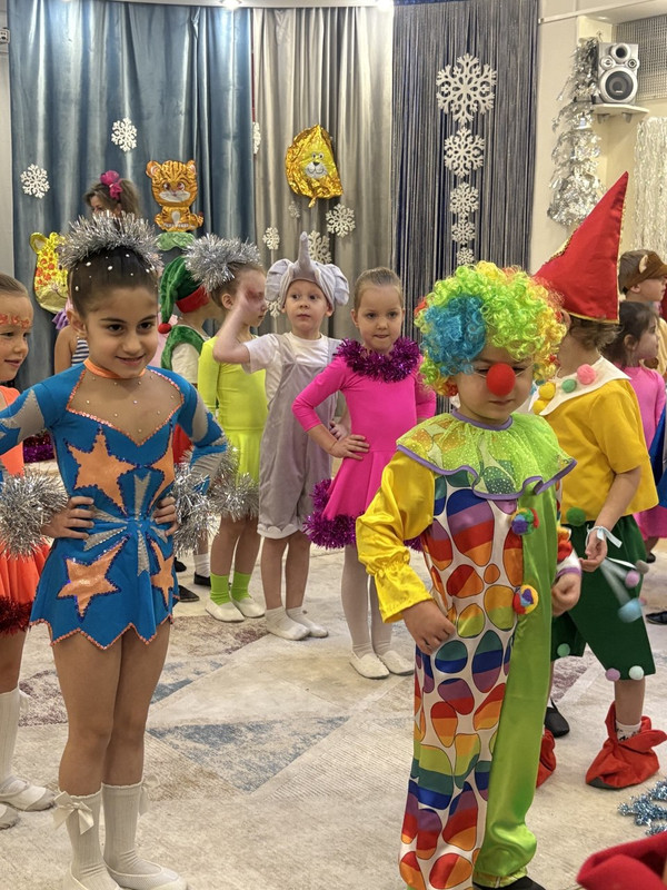 photo 5364013071938031092 y