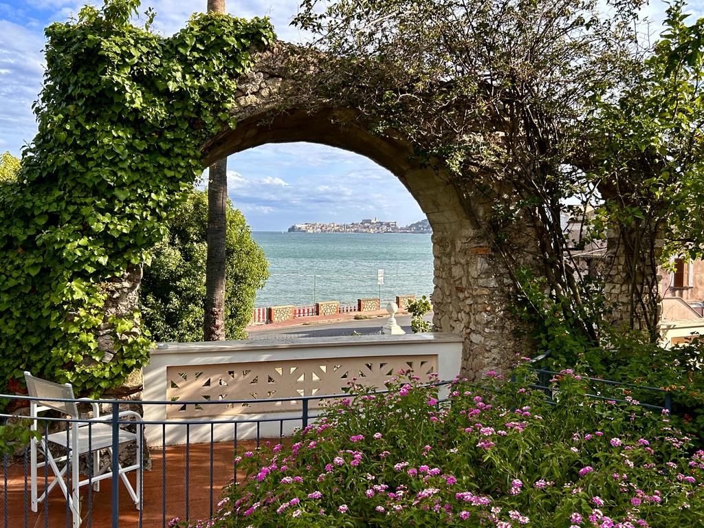 Жаркий сентябрь на побережье Тирренского моря. Жаркий сентябрь на побережье Тирренского моря.