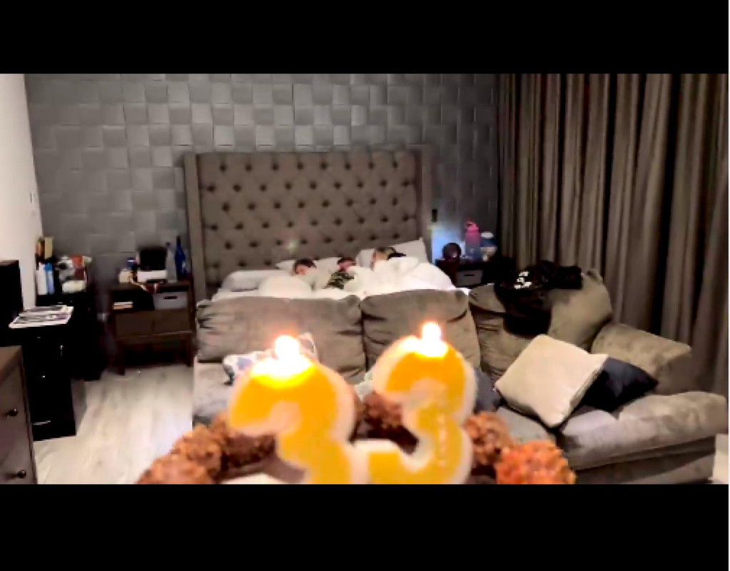 Poncho de Nigris sorprende a Marcela en su cumpleaños y sus hijos son sensación