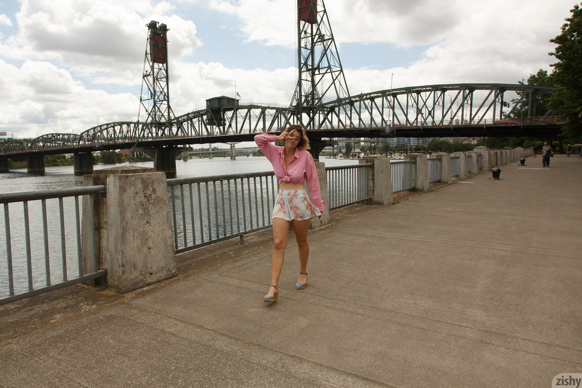 full_030_1210281304351176