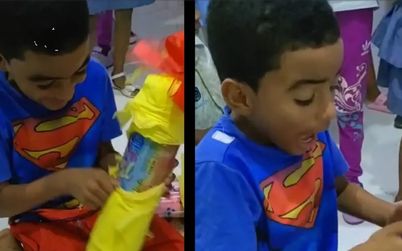 Niño recibe una Barbie de regalo, su reacción se ha hecho viral