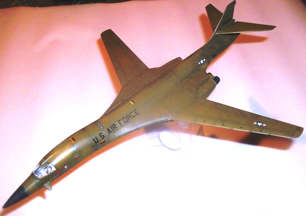 Lindberg 1:144 scale B-1 Bomber Jet Plane Model Kit 