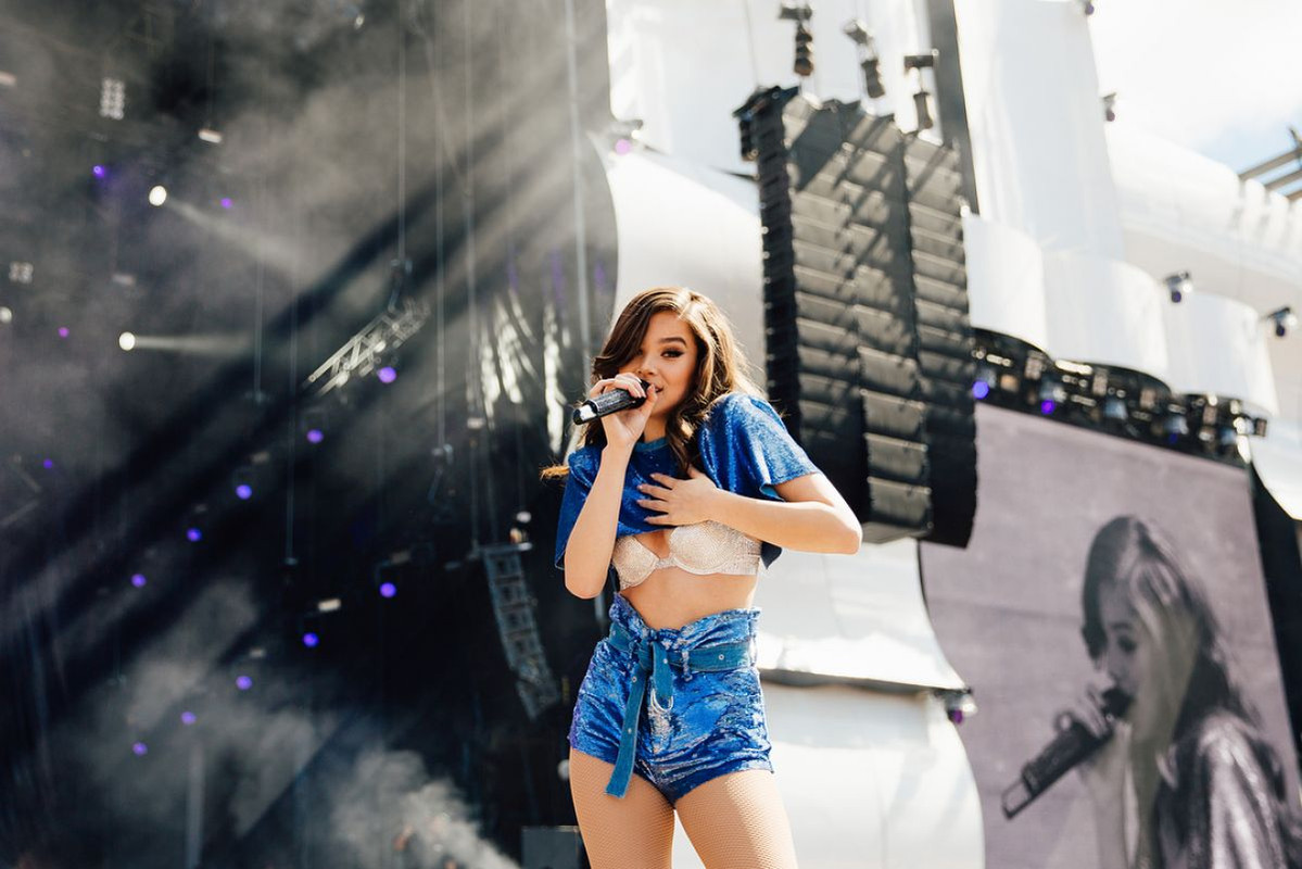 hailee-steinfeld-performs-at-rock-in-rio-lisboa-music-festival-0