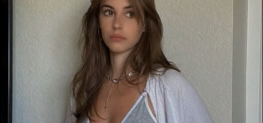 Eva Cudmore Sexy Girl Removing Bra & Panties Goes Full Naked Xxx