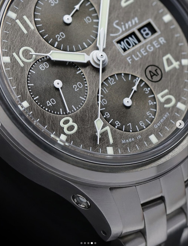 26049375-0AAD-41AF-B986-09EF4E4016C3