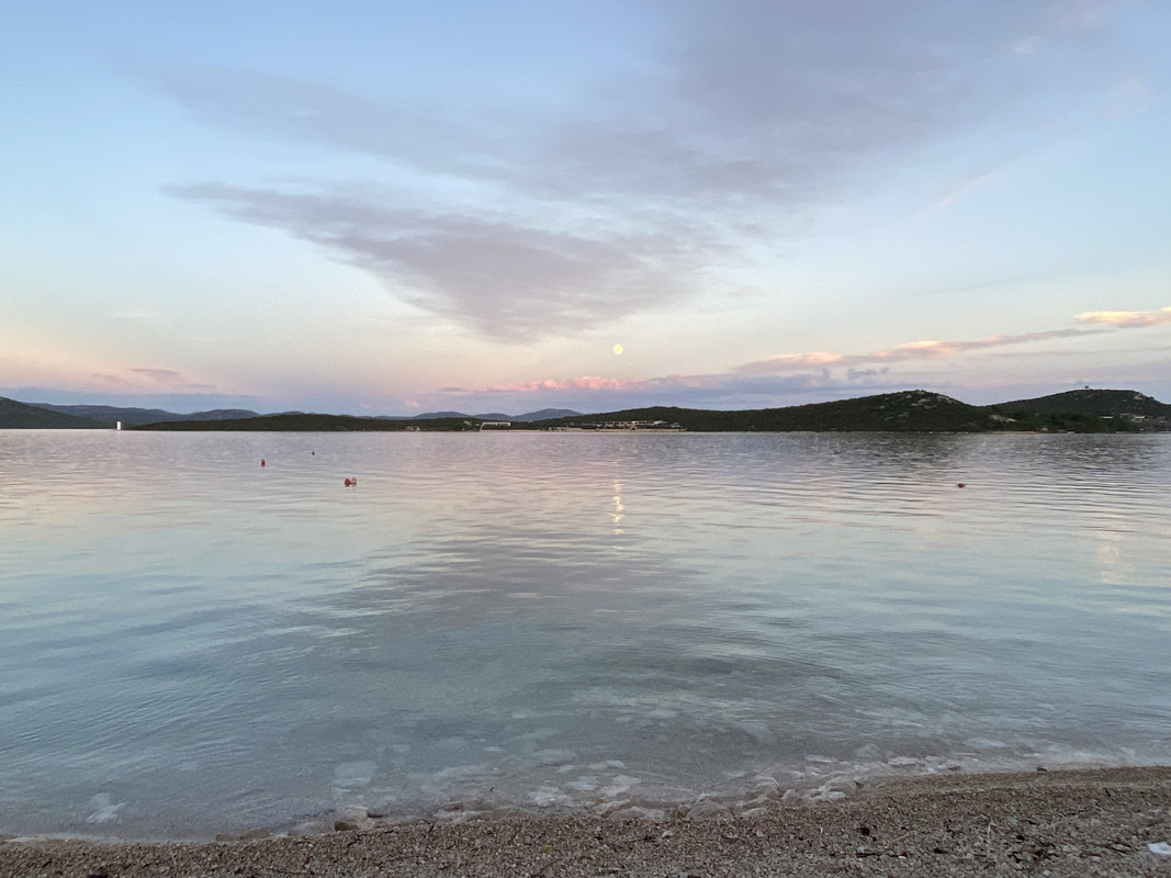 785A3212-33D5-44DA-9B4E-6B80673DE37C