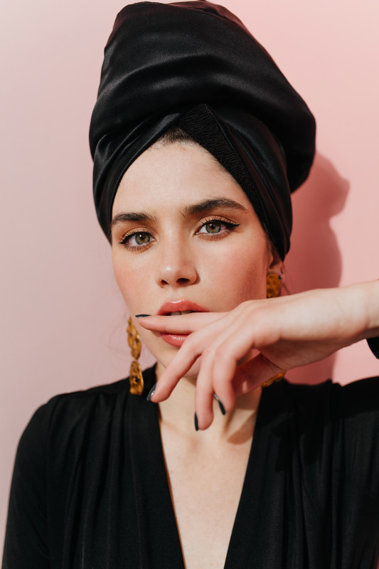 C:\Users\lenovo\Pictures\Saved Pictures\muslim woman\charming-woman-with-black-towel-head-posing-home.jpg