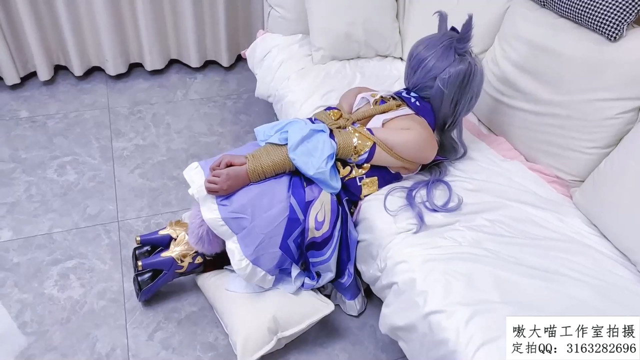 嗷大喵 二次元少女cos系列 十二.mp4_20211009_185216.577