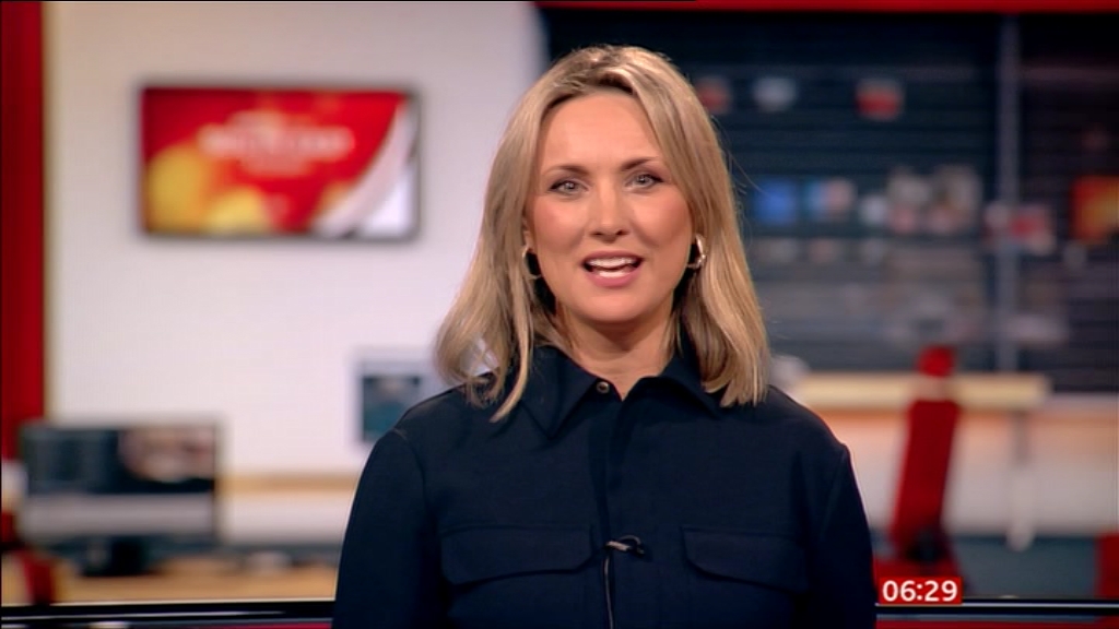01.05 - 06.00.00 - Breakfast. The BBC's Breakfast programme features ....ts_snapshot_10.38.232