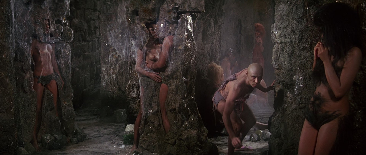 Barbarella (1968) (1080p BluRay x265 Langbard)-005