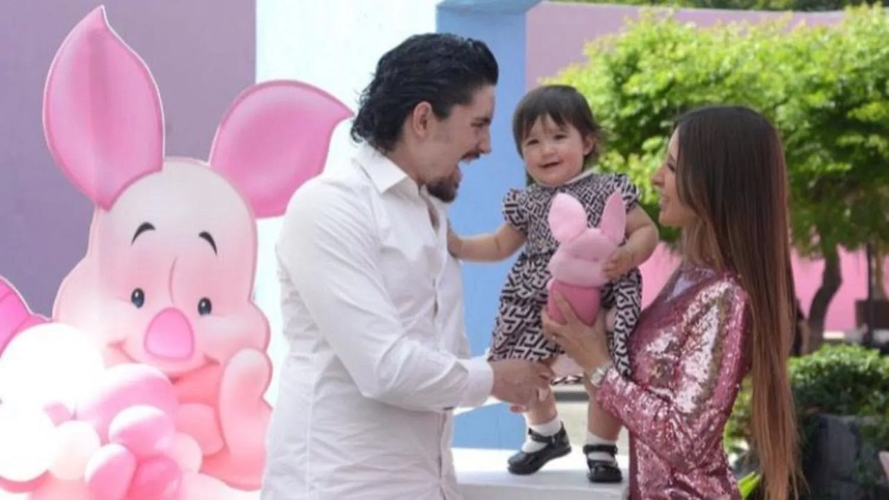 Así fue el tierno cumpleaños de Mía, nieta de Alejandro Fernández