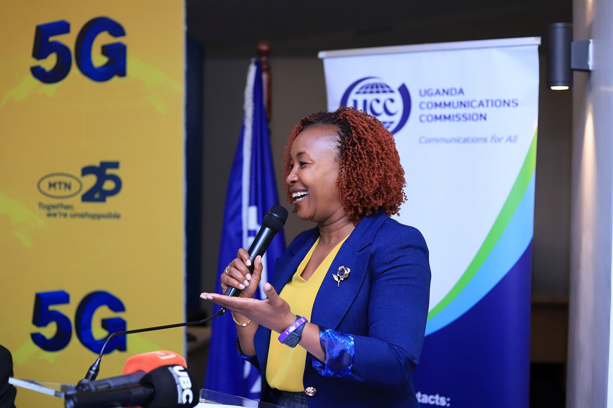 MTN Uganda’s Chief Executive Officer, Sylvia Mulinge demonstrating MTN 5G at UCC on August 2, 2023.