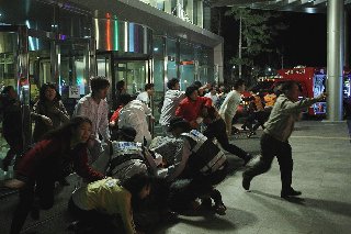 MV5-BMTQ5-NDkx-Nz-Qw-MF5-BMl5-Ban-Bn-Xk-Ft-ZTgw-Mj-U0-MTAz-Mj-E-V1-SY1000-SX15.jpg