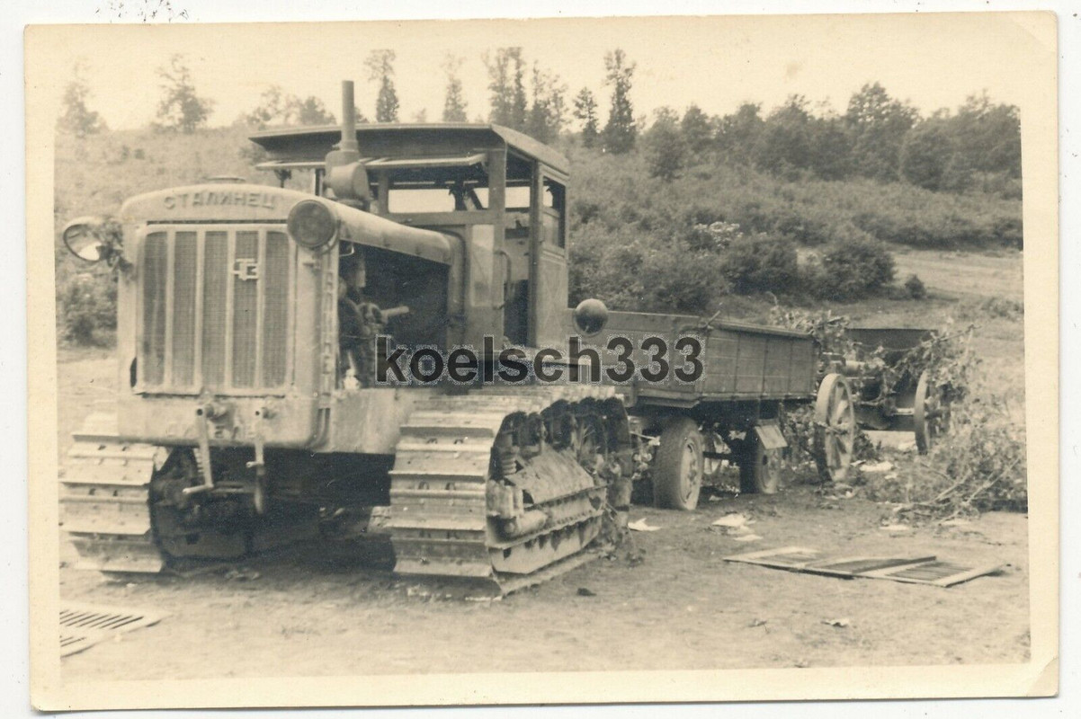 Foto russischer Artillerie Traktor Schlepper mit Anhänger und Geschütz Beute WH