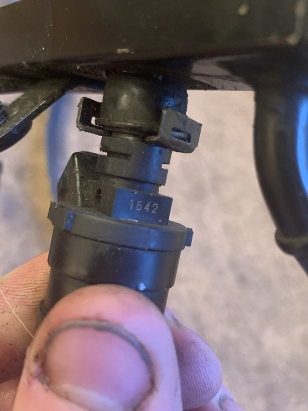 21D55B22-B48C-42FE-80A1-20D8D5A1961E