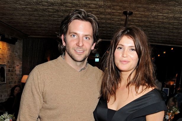 Foto på Gemma Arterton  & hennes vän Bradley Cooper