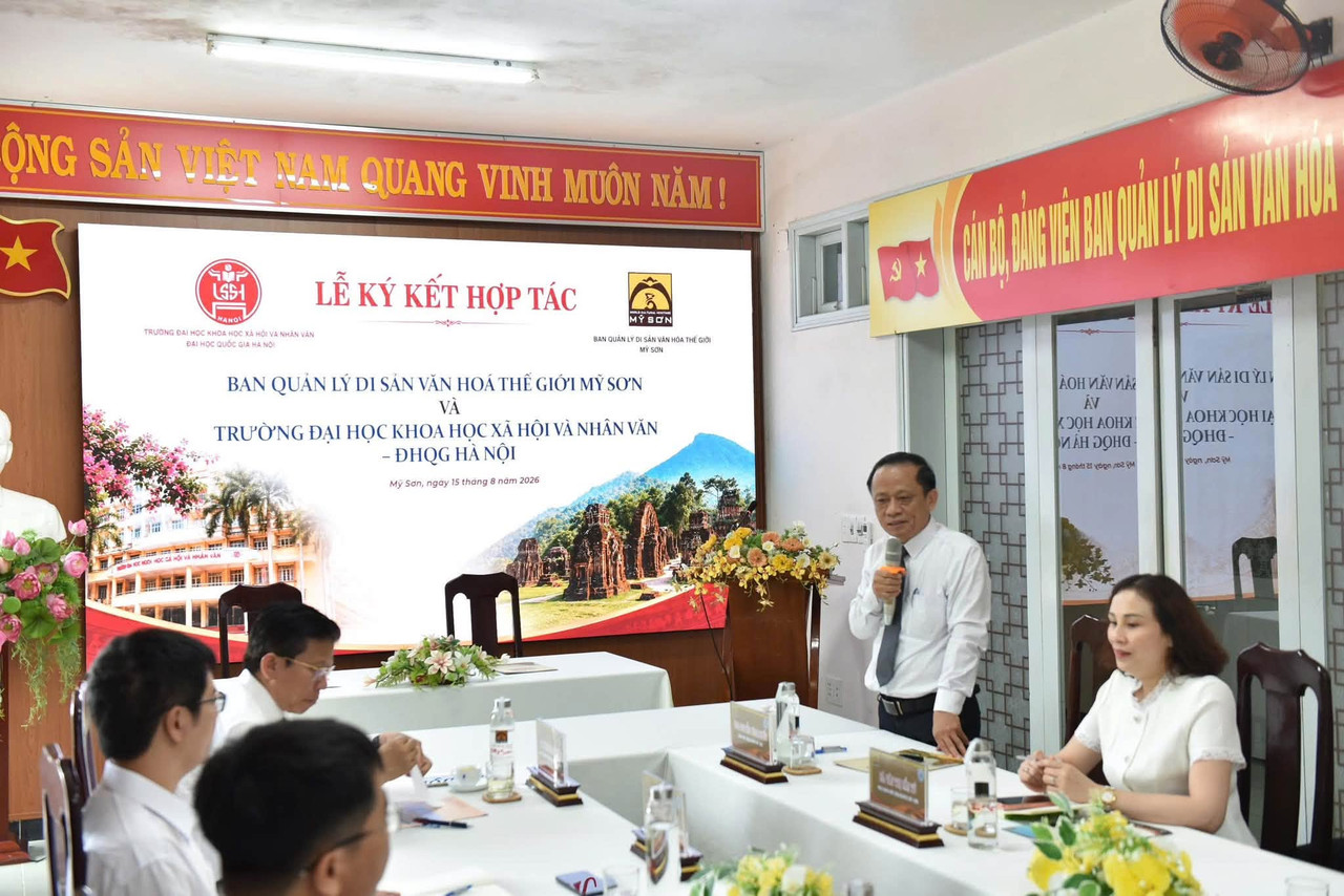 Ông Nguyễn Công Khiết phát biểu chào mừng