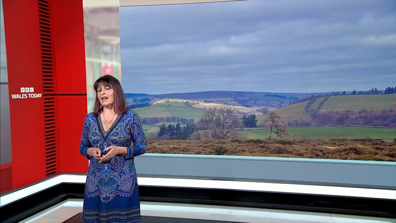 03.03 - 06.00.00 - Breakfast. The BBC's Breakfast programme features ....ts_snapshot_07.43.306