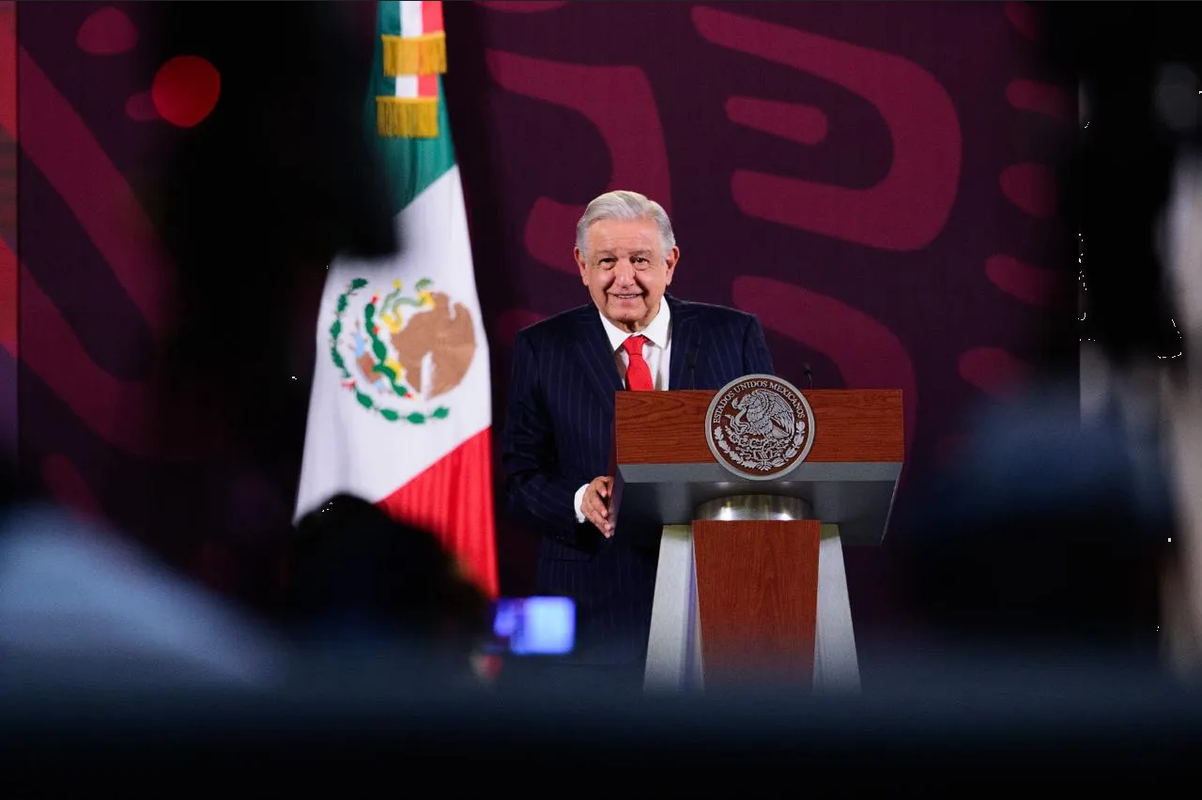 AMLO pide “que se entregue” al policía que mató a normalista de Ayotzinapa