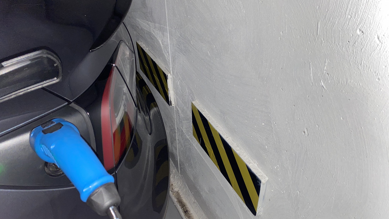 0A6500BF-CB5F-488E-8088-91F7DF12A38A