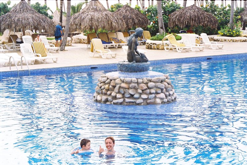 Hotel Grand Sirenis Tropical Suite-Junio-2004-Uvero Alto - República Dominicana y sus pueblos-1998/1999/2004 (21)