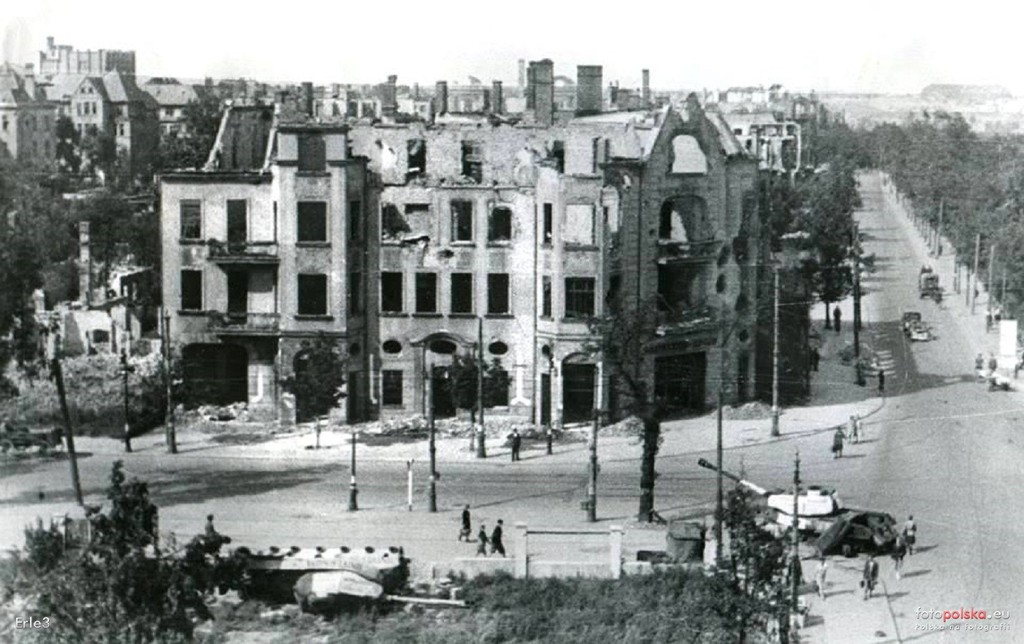 1945. Польша. ИС-2 в Познани. 1