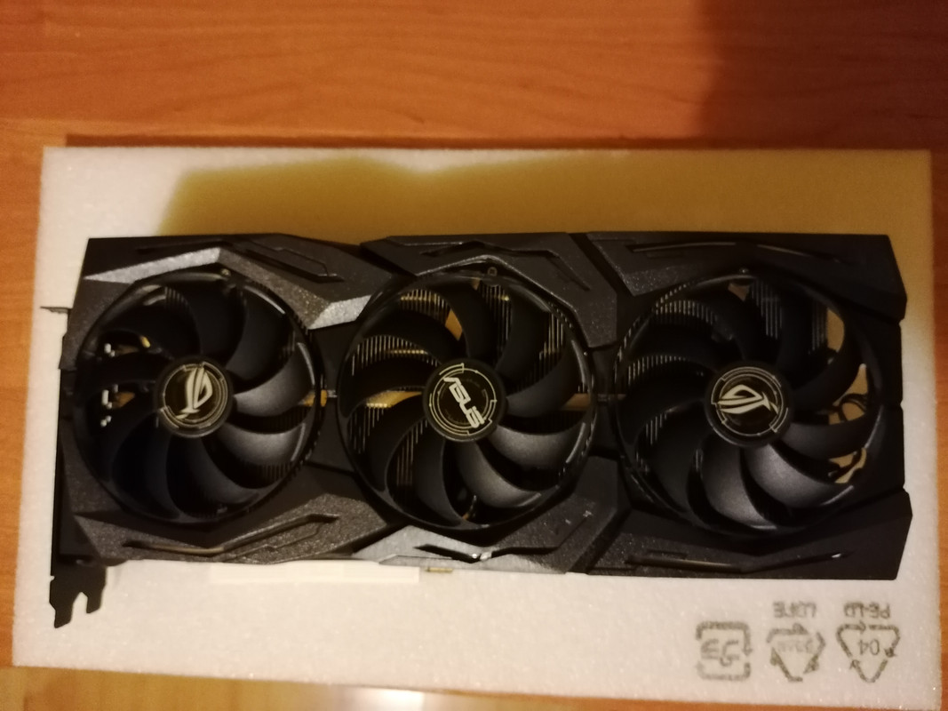 P: ASUS ROG STRIX GeForce RTX 2080 SUPER O8G GAMING