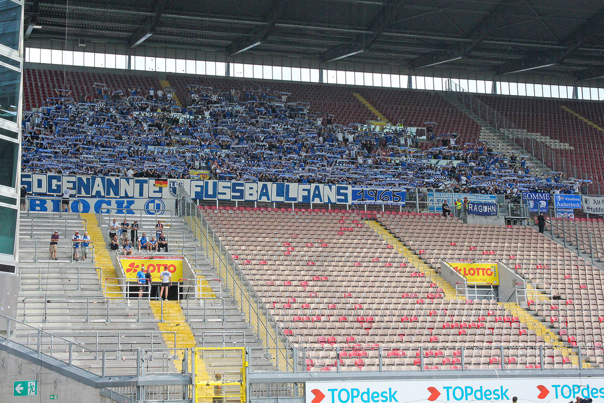 1-fc-kaiserslautern-1-fc-magdeburg-2-bundesliga-2022-2023-5