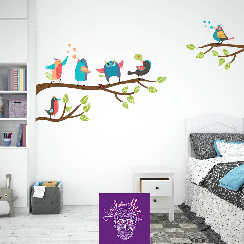 Pajaritos en un árbol