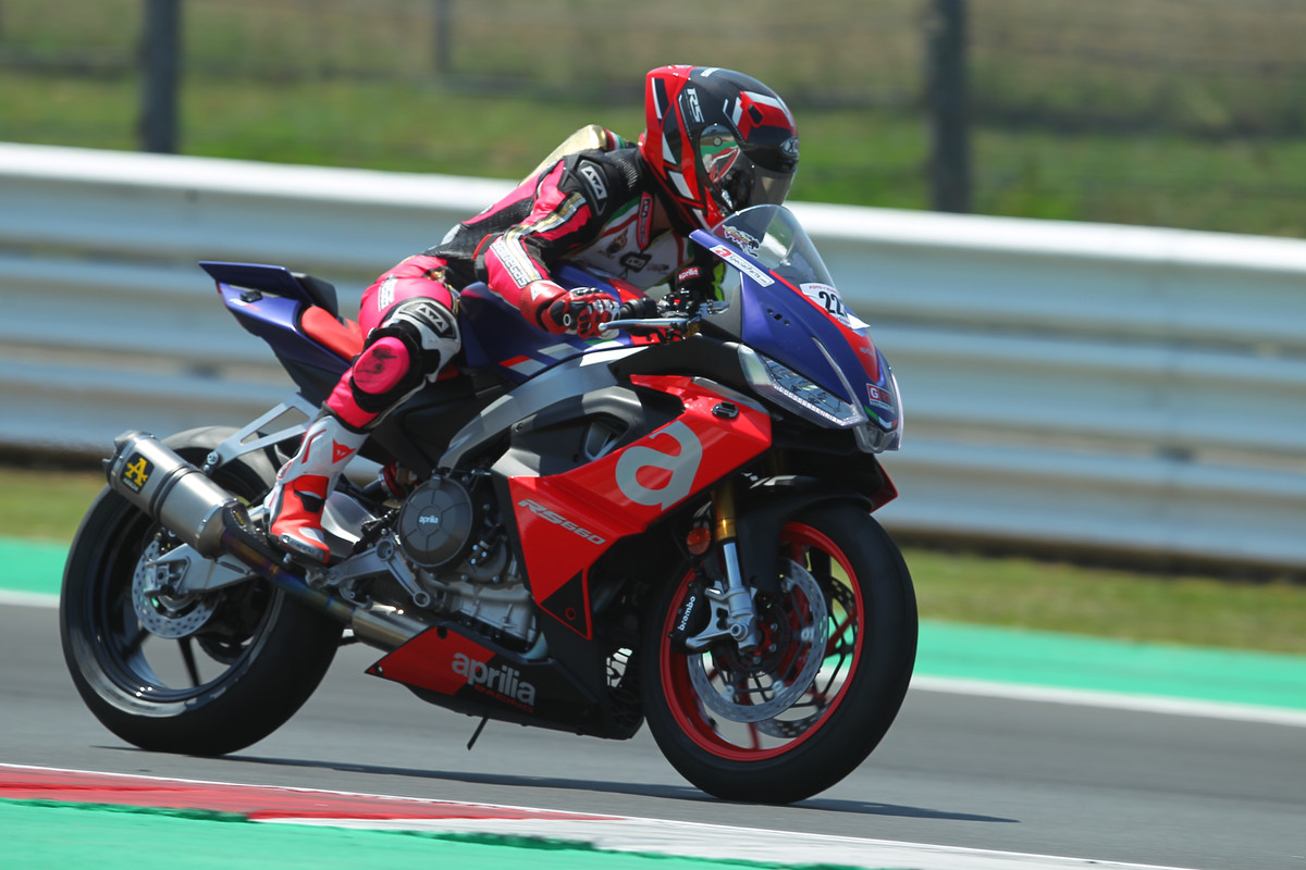 E48EC91D-22A3-49FD-B415-79F7AEB368DD