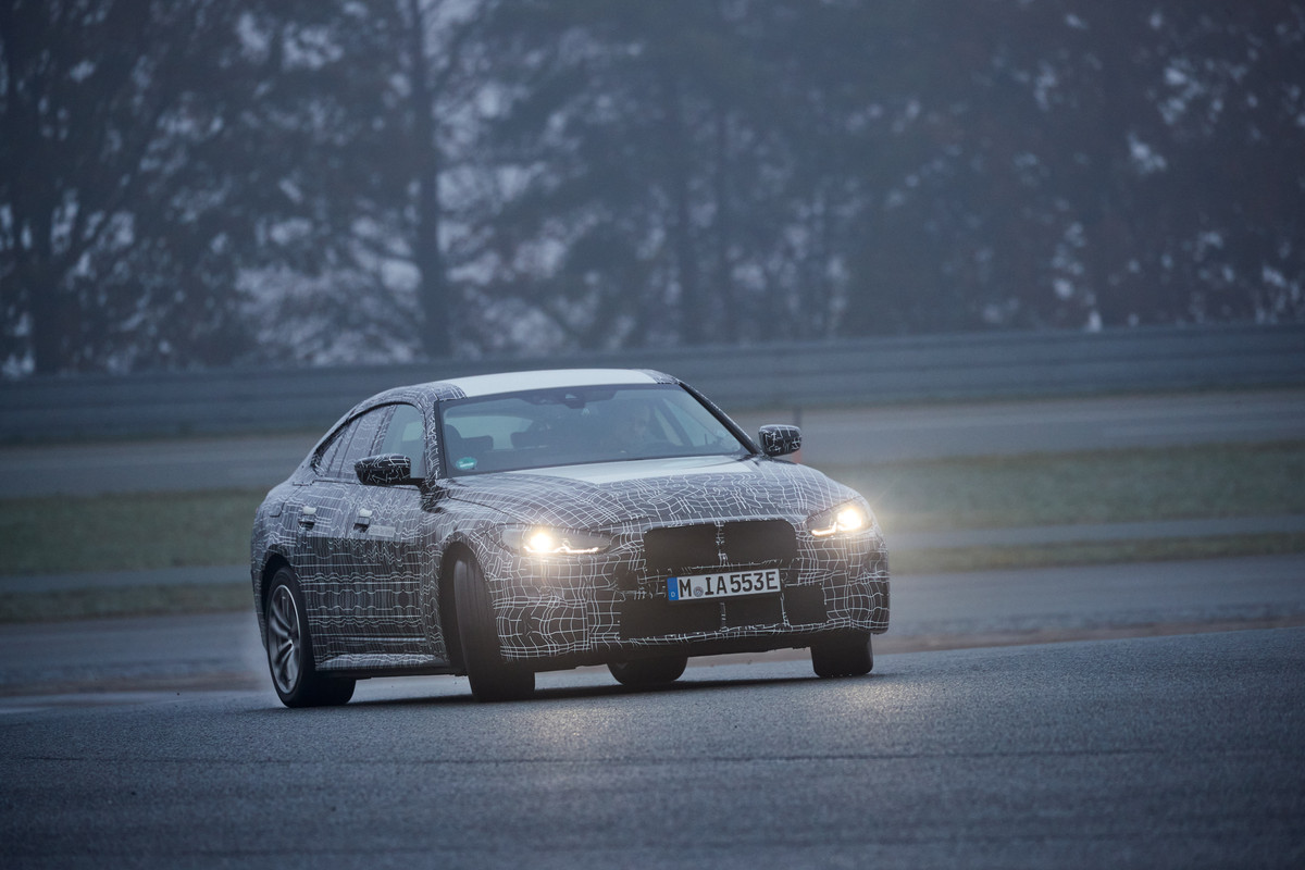 P90412285_highRes_bmw-i4-prototype-fin